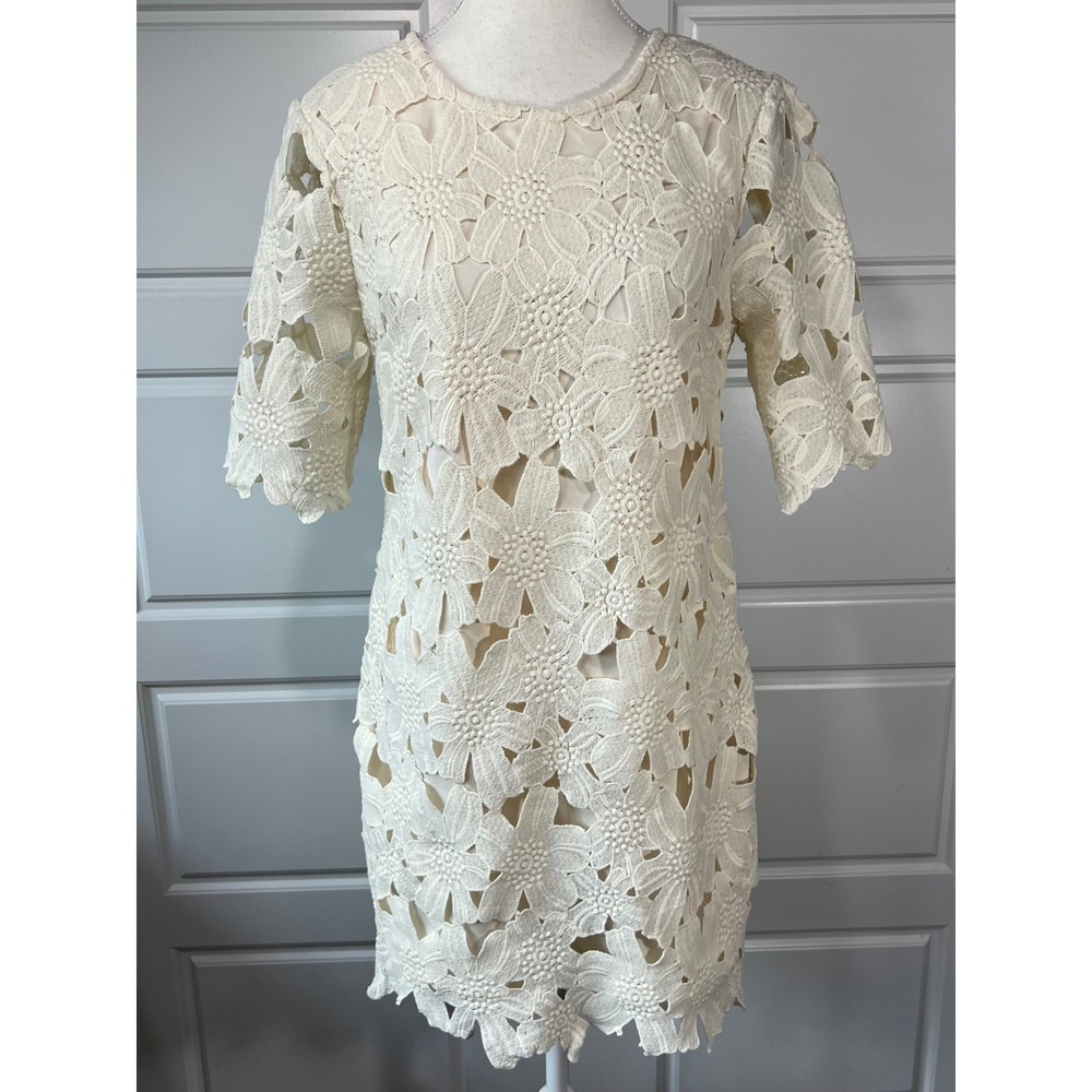 Miami Cream Floral Lace Dress Womens‎ Medium Short Sleeve Cocktail Party